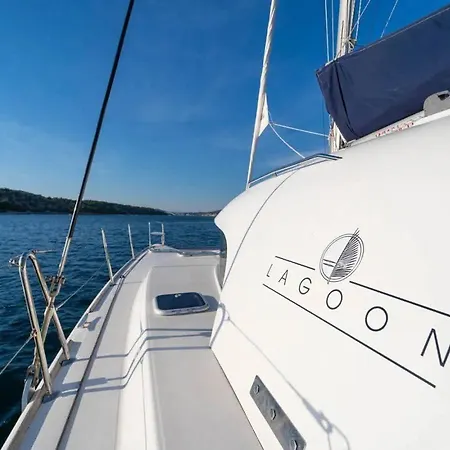 Nuit En Catamaran Aux Iles De Lerins Botel Cannes